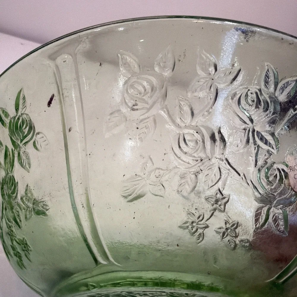 Glowing Green Vaseline Glass 10